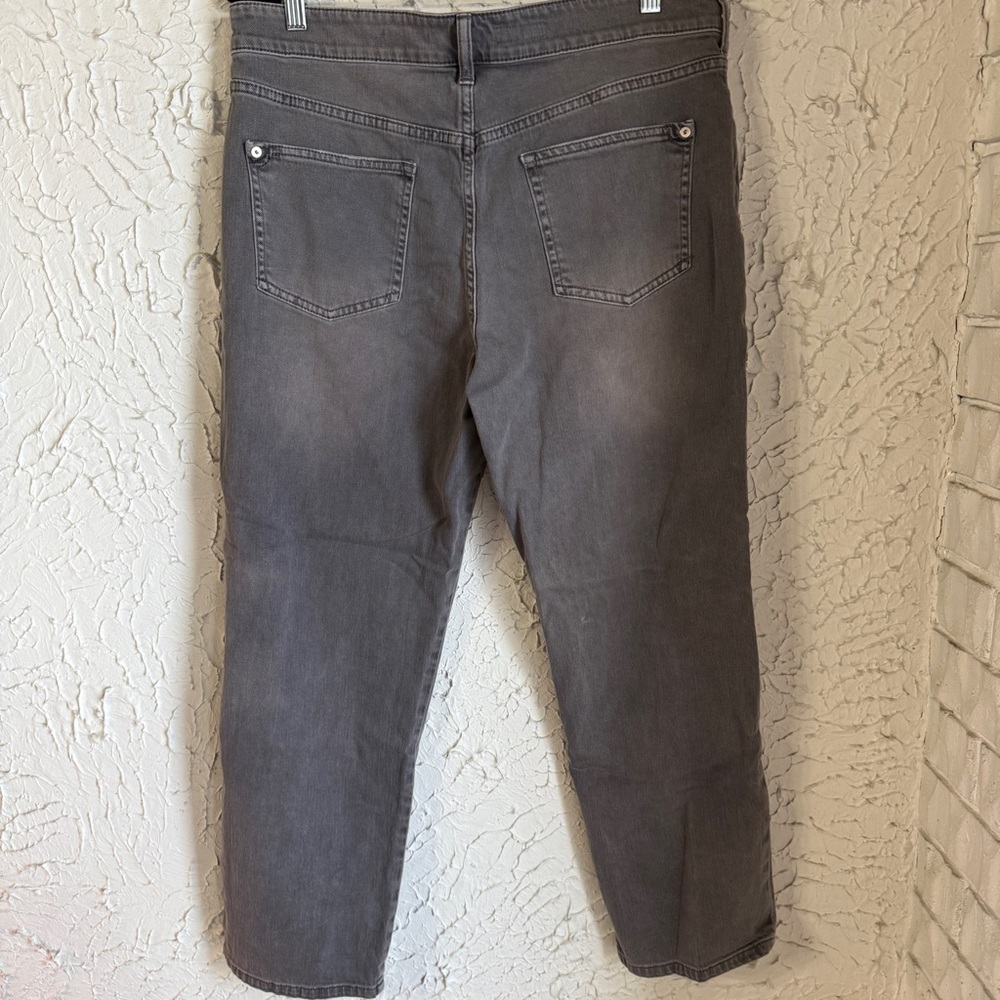 Pilcro Women’s Charcoal Relaxed Jeans - Picture 8 of 10